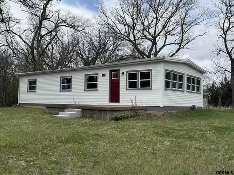 210 E 24th St, Crete, NE 68333