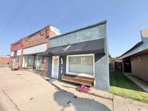 Exterior - 420 Elm St, Gresham, NE 68367 photo 2 of 6