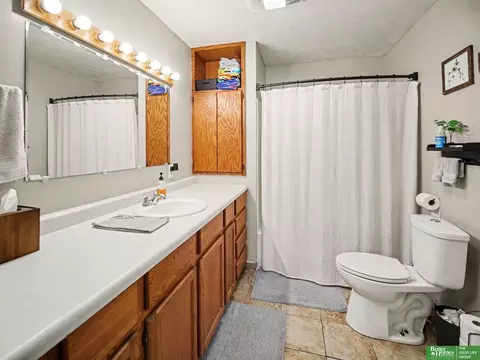 Bath - 5042 E Sargent Rd, Beatrice, NE 68310 photo 1 of 2