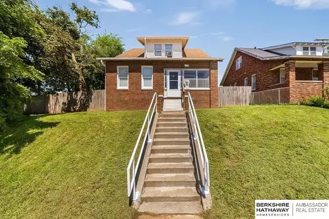 2718 F St, Omaha, NE 68107
