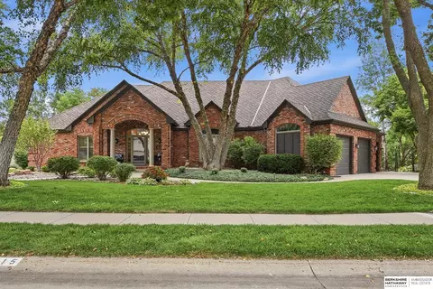6115 S 102nd Ave, Omaha, NE 68127