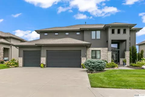 1619 S 208th St, Elkhorn, NE 68022