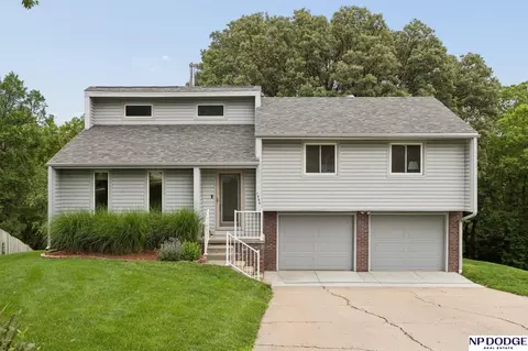 1909 N Ridge Dr, Plattsmouth, NE 68048
