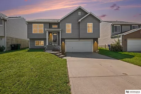 19509 V St, Omaha, NE 68135