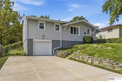 9423 Fowler Ave, Omaha, NE 68134