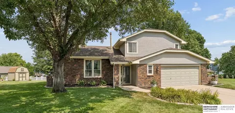 1235 S 169th St, Omaha, NE 68130