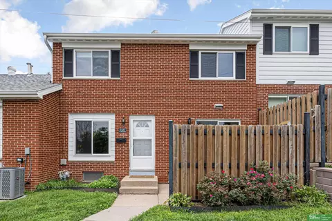 2427 S 3rd Street Plz, Omaha, NE 68108