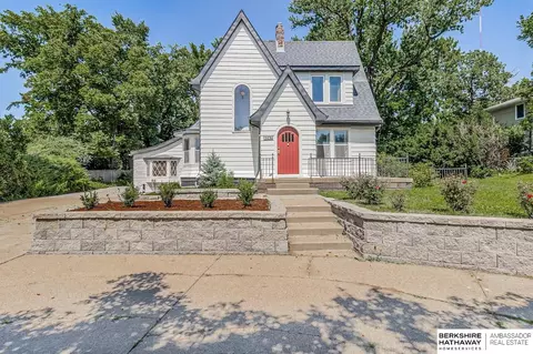 7826 Military Ave, Omaha, NE 68134