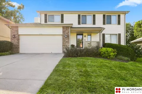 17038 M St, Omaha, NE 68135