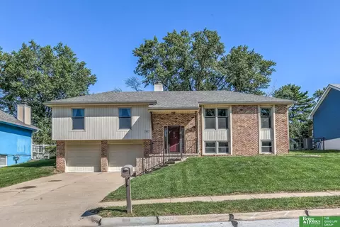 3412 Leawood Dr, Bellevue, NE 68123