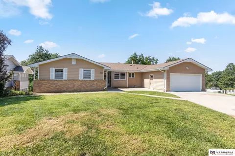 1036 N 74th Ave, Omaha, NE 68114
