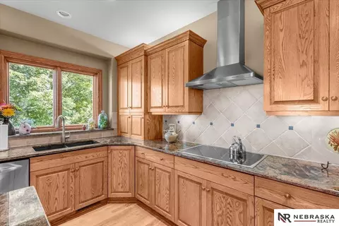 Kitchen - 17618 Colonial Ave, Omaha, NE 68136 photo 5 of 6