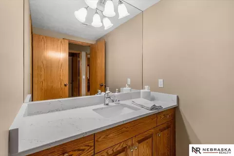 Bath - 17618 Colonial Ave, Omaha, NE 68136 photo 10 of 10