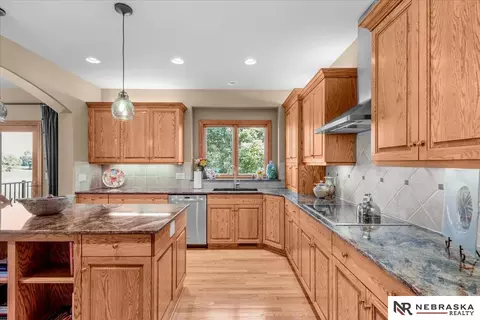 Kitchen - 17618 Colonial Ave, Omaha, NE 68136 photo 4 of 6
