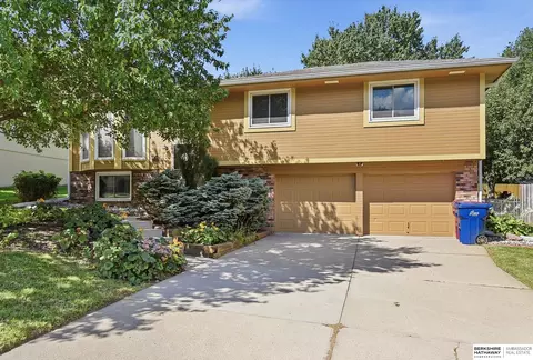1006 Conestoga Rd, Papillion, NE 68046