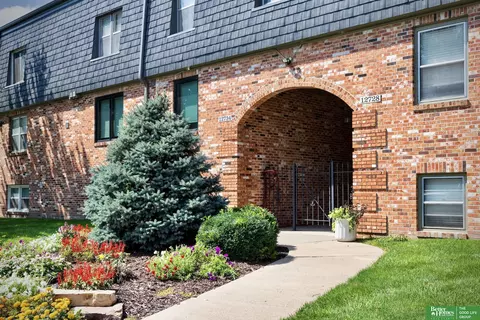 12728 Deauville Dr #3302, Omaha, NE 68137