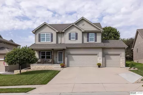 19320 Blaine St, Omaha, NE 68135