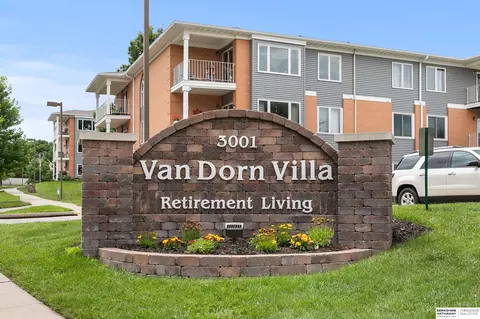 3001 S 51st Street Ct #325, Lincoln, NE 68506