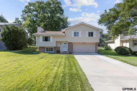4818 S 157th St, Omaha, NE 68135