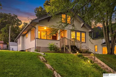 823 N 43 St, Omaha, NE 68131