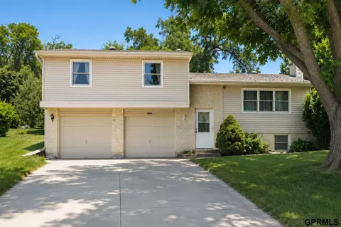 15004 Chicago Cir, Omaha, NE 68154