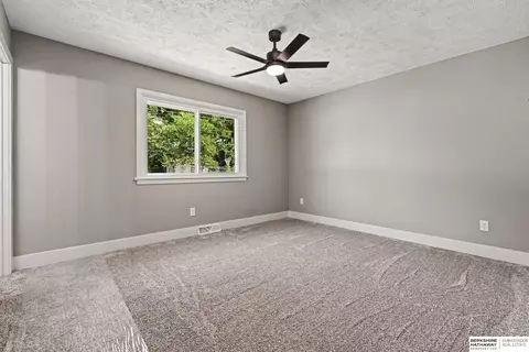 Bedroom - 2004 Pleasantview Ln, Bellevue, NE 68005 photo 3 of 6