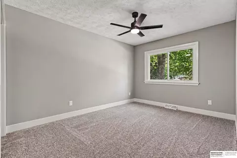 Bedroom - 2004 Pleasantview Ln, Bellevue, NE 68005 photo 2 of 6