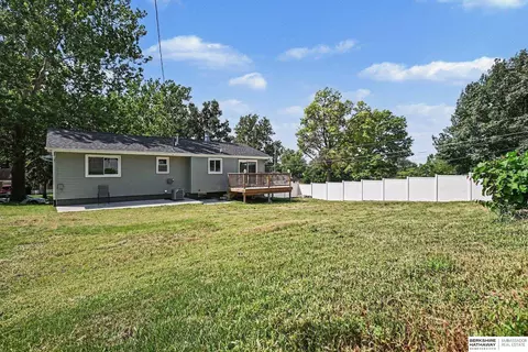 Exterior - 2004 Pleasantview Ln, Bellevue, NE 68005 photo 6 of 7