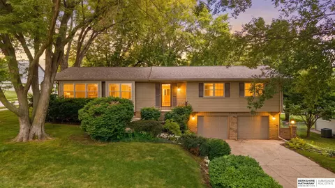 12356 Westover Rd, Omaha, NE 68154