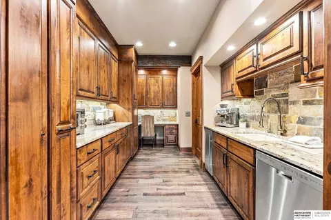 Kitchen - 20709 Cedar Heights Cir, Springfield, NE 68059 photo 13 of 15