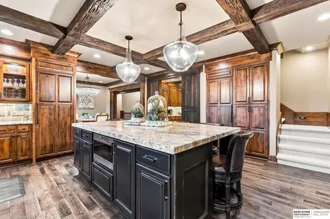 Kitchen - 20709 Cedar Heights Cir, Springfield, NE 68059 photo 8 of 15