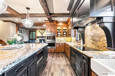 Kitchen - 20709 Cedar Heights Cir, Springfield, NE 68059 photo 10 of 15