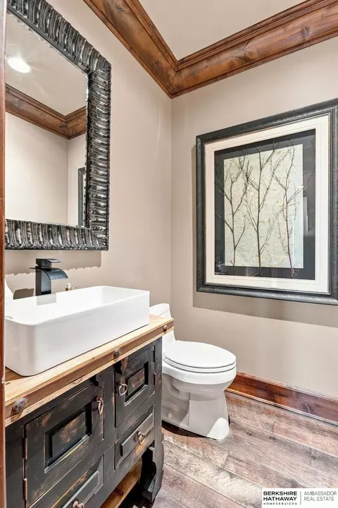 Bath - 20709 Cedar Heights Cir, Springfield, NE 68059 photo 1 of 10