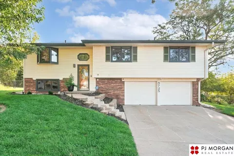 5725 N 116 Cir, Omaha, NE 68164