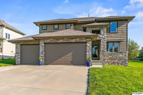 19752 N St, Omaha, NE 68135