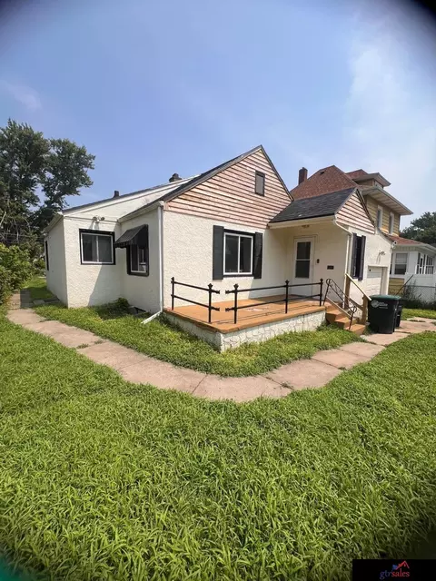 3178 Fowler Ave, Omaha, NE 68111