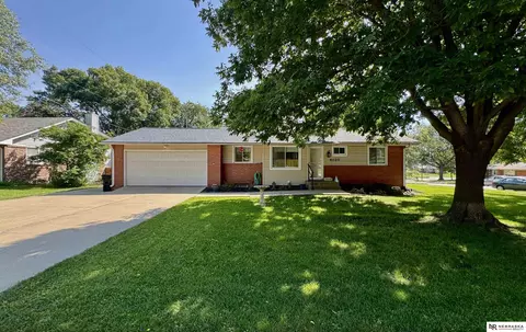 4020 S 33rd St, Lincoln, NE 68506