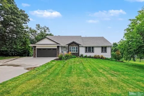 8529 S 25th St, Bellevue, NE 68147