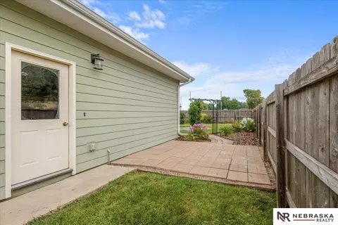 Exterior - 402 7th St, Waterloo, NE 68069 photo 3 of 9