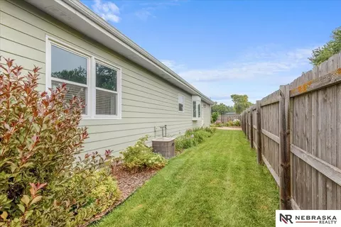 Exterior - 402 7th St, Waterloo, NE 68069 photo 4 of 9