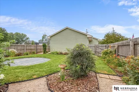 Exterior - 402 7th St, Waterloo, NE 68069 photo 7 of 9