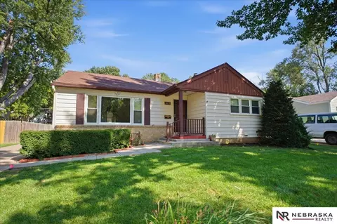 1033 N 76th St, Omaha, NE 68114