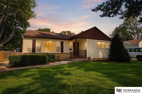 1033 N 76th St, Omaha, NE 68114