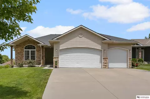 6122 Thompson Creek Blvd, Lincoln, NE 68516