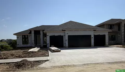 5837 N 214th Avenue Cir, Elkhorn, NE 68022