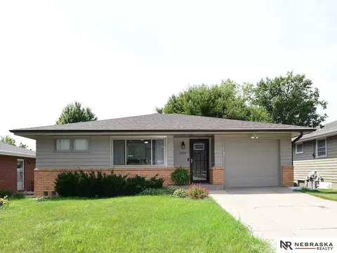 6259 Francis St, Lincoln, NE 68505
