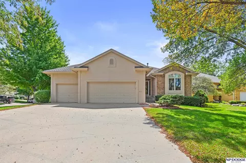 903 S 177th Cir, Omaha, NE 68118