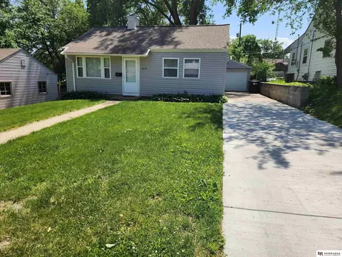 6779 Franklin St, Omaha, NE 68104