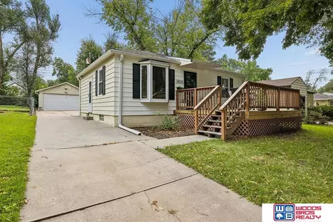 1810 S 47th St, Lincoln, NE 68506