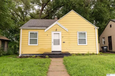 3931 N 37th St, Omaha, NE 68111
